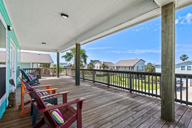 3923 Reeves Drive, Galveston, TX 77554