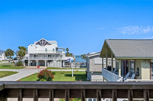 3923 Reeves Drive, Galveston, TX 77554