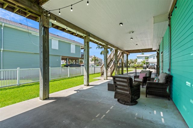 3923 Reeves Drive, Galveston, TX 77554