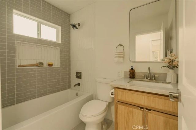 12846 Short Avenue, Los Angeles, CA 90066