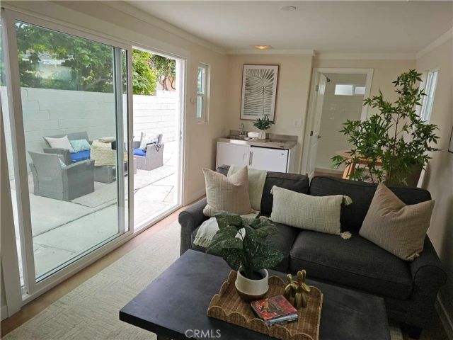12846 Short Avenue, Los Angeles, CA 90066