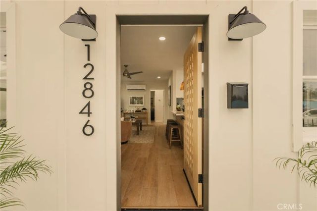 12846 Short Avenue, Los Angeles, CA 90066