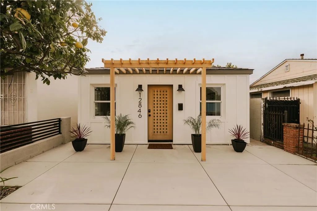 12846 Short Avenue, Los Angeles, CA 90066