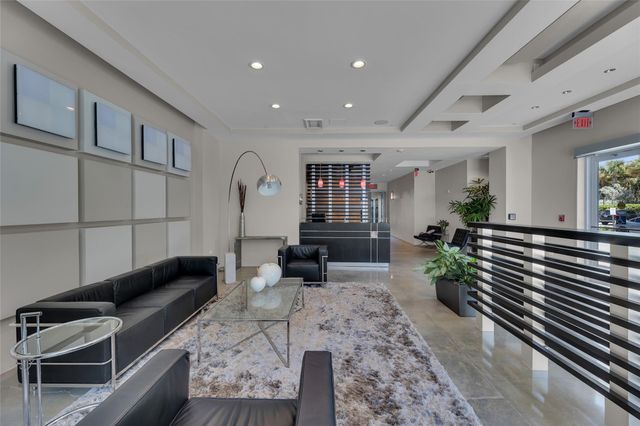 313 NE 2ND ST 703, Fort Lauderdale, FL 33301