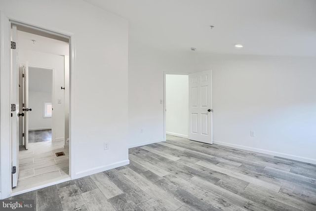 5-7 S CARROLLTON AVE, Baltimore, MD 21223