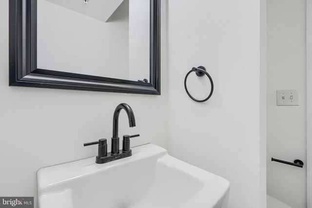 5-7 S CARROLLTON AVE, Baltimore, MD 21223