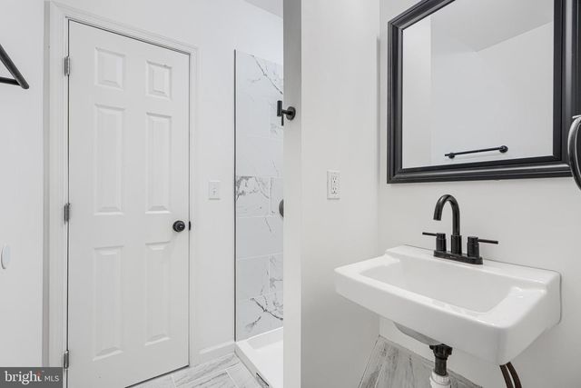 5-7 S CARROLLTON AVE, Baltimore, MD 21223