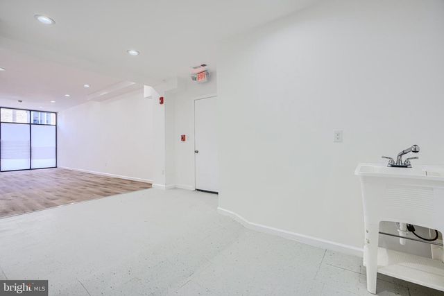 5-7 S CARROLLTON AVE, Baltimore, MD 21223