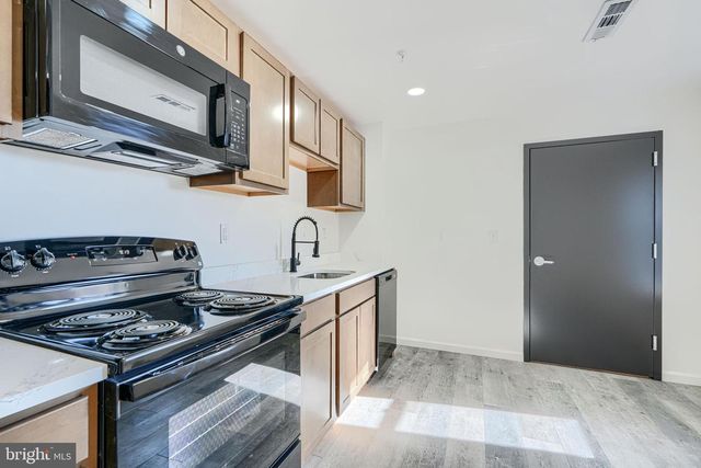 5-7 S CARROLLTON AVE, Baltimore, MD 21223