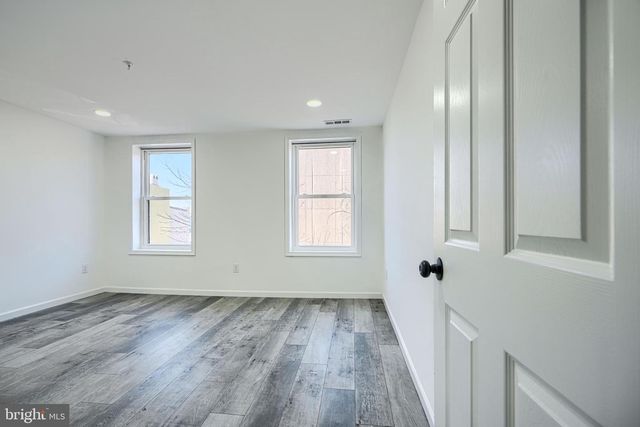 5-7 S CARROLLTON AVE, Baltimore, MD 21223