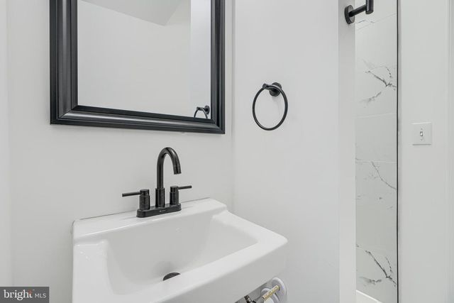 5-7 S CARROLLTON AVE, Baltimore, MD 21223