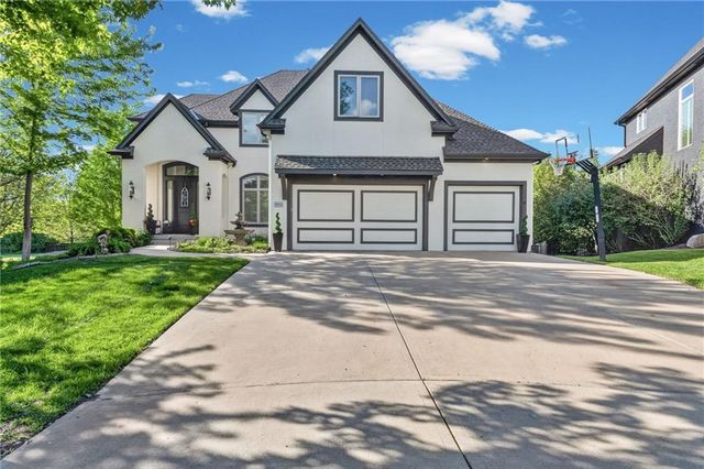 9512 W 162nd Street, Overland Park, KS 66085