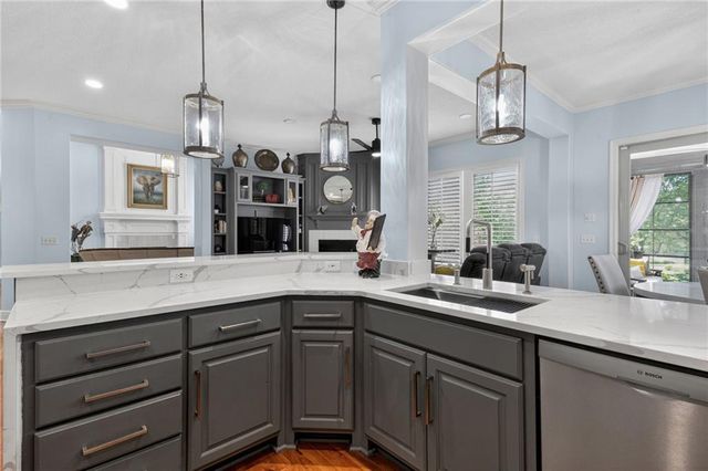 9512 W 162nd Street, Overland Park, KS 66085