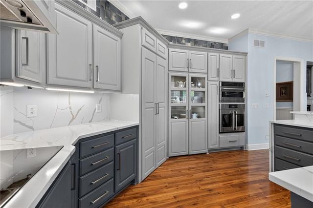 9512 W 162nd Street, Overland Park, KS 66085