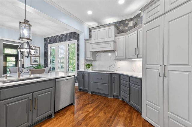 9512 W 162nd Street, Overland Park, KS 66085