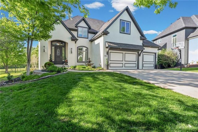 9512 W 162nd Street, Overland Park, KS 66085