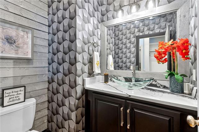 9512 W 162nd Street, Overland Park, KS 66085