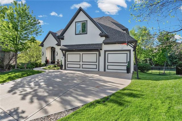 9512 W 162nd Street, Overland Park, KS 66085