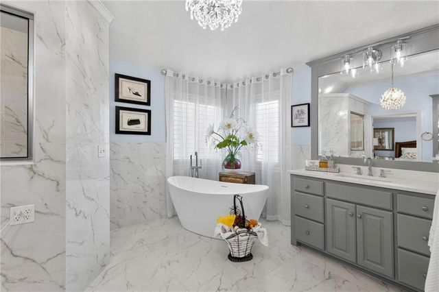 9512 W 162nd Street, Overland Park, KS 66085