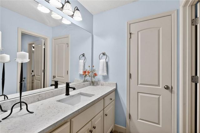 9512 W 162nd Street, Overland Park, KS 66085