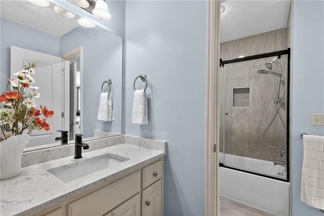 9512 W 162nd Street, Overland Park, KS 66085