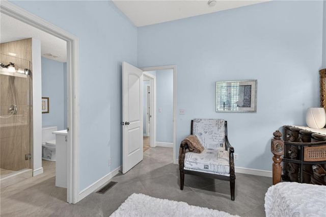 9512 W 162nd Street, Overland Park, KS 66085