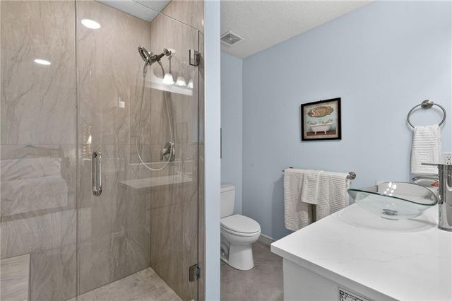 9512 W 162nd Street, Overland Park, KS 66085