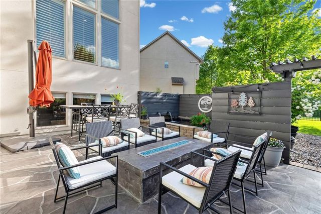 9512 W 162nd Street, Overland Park, KS 66085