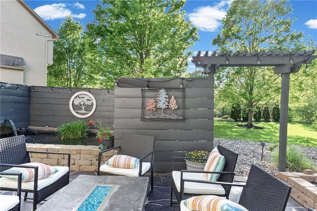 9512 W 162nd Street, Overland Park, KS 66085