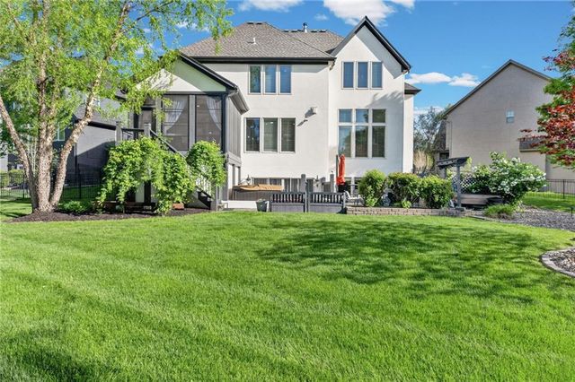 9512 W 162nd Street, Overland Park, KS 66085