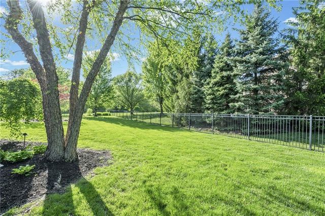 9512 W 162nd Street, Overland Park, KS 66085