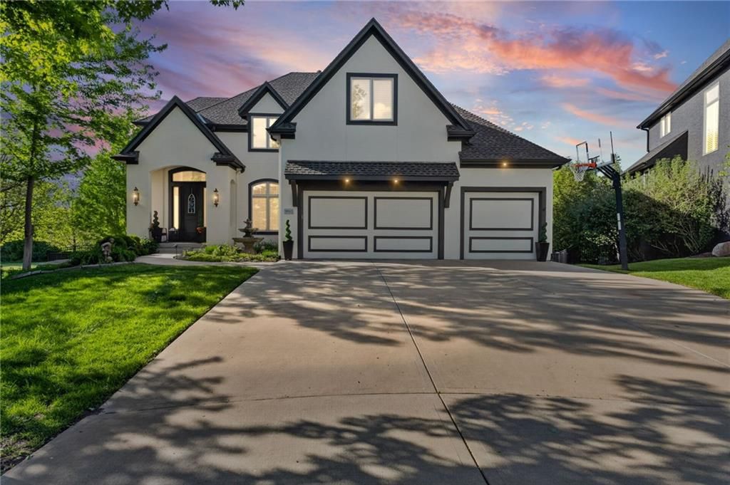 9512 W 162nd Street, Overland Park, KS 66085