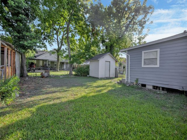 703 E Adoue Street, Baytown, TX 77520