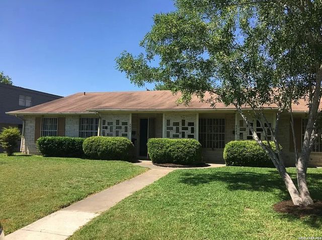 2447 Hiawatha St., San Antonio, TX 78210