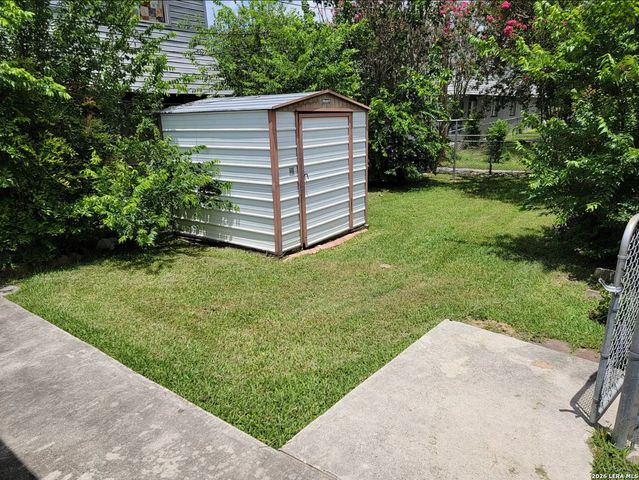 2447 Hiawatha St., San Antonio, TX 78210