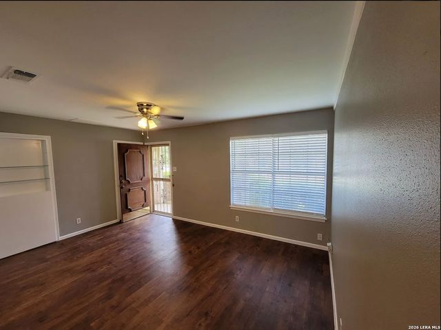 2447 Hiawatha St., San Antonio, TX 78210