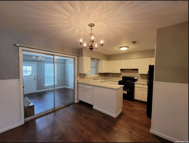 2447 Hiawatha St., San Antonio, TX 78210