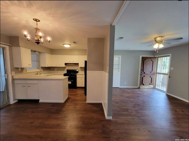 2447 Hiawatha St., San Antonio, TX 78210
