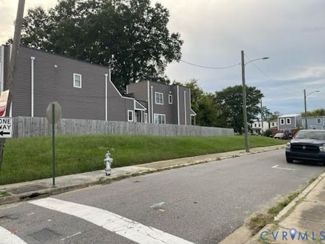 1701 Maury St, Richmond, VA 23224