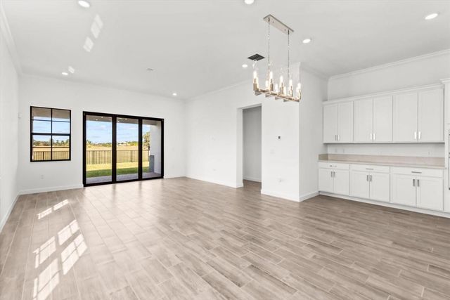 270 SE Fascino Circle, Port St. Lucie, FL 34984