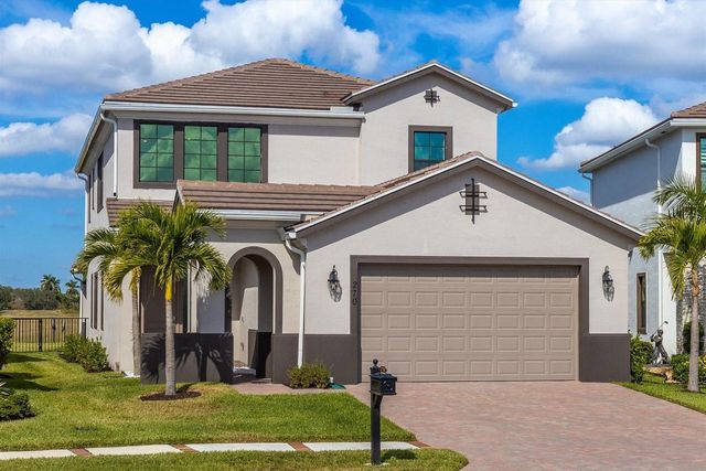 270 SE Fascino Circle, Port St. Lucie, FL 34984