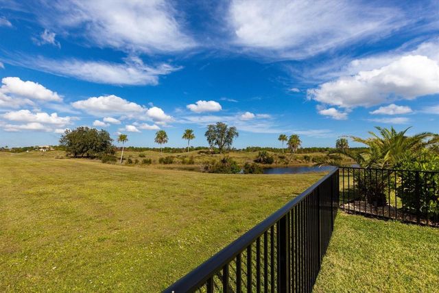 270 SE Fascino Circle, Port St. Lucie, FL 34984