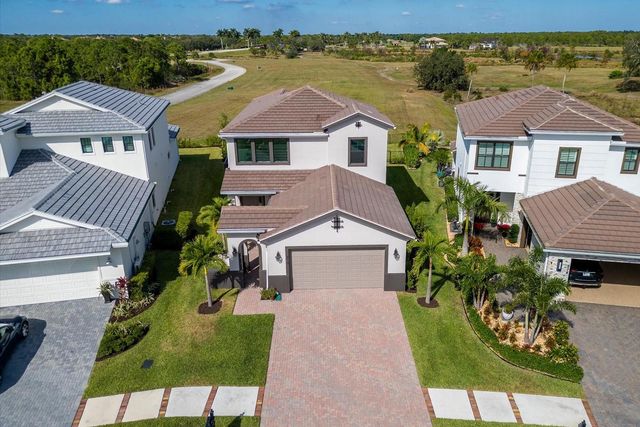270 SE Fascino Circle, Port St. Lucie, FL 34984