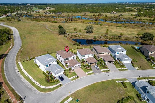 270 SE Fascino Circle, Port St. Lucie, FL 34984