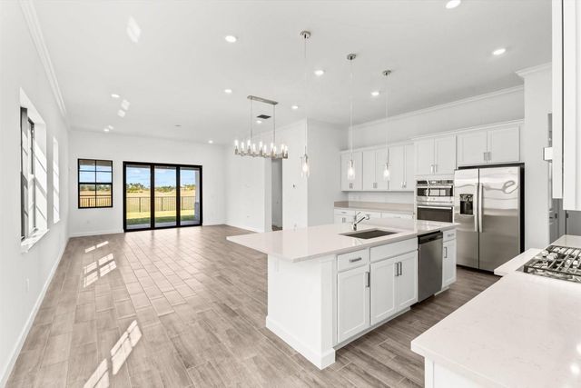 270 SE Fascino Circle, Port St. Lucie, FL 34984