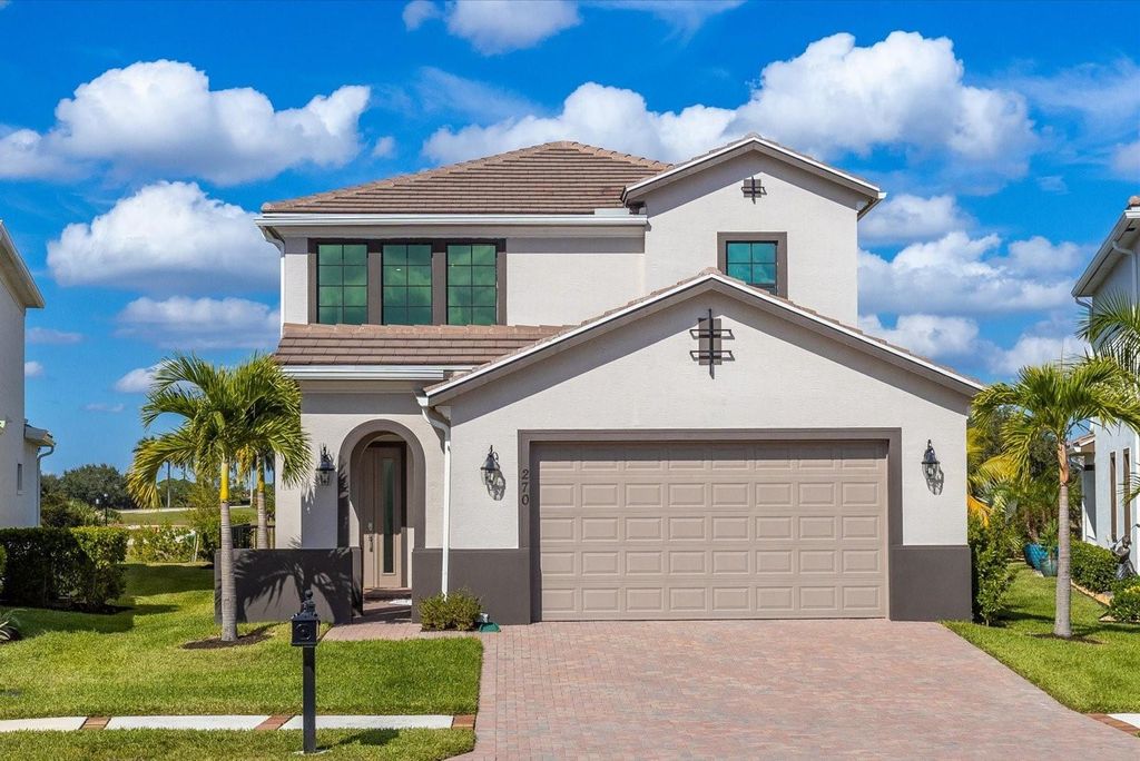 270 SE Fascino Circle, Port St. Lucie, FL 34984