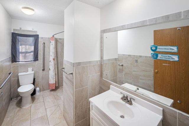 6517 Edgewood Avenue N, Brooklyn Park, MN 55428