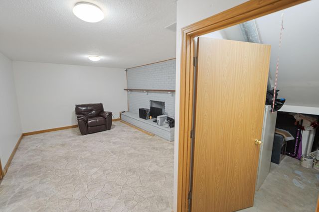 6517 Edgewood Avenue N, Brooklyn Park, MN 55428