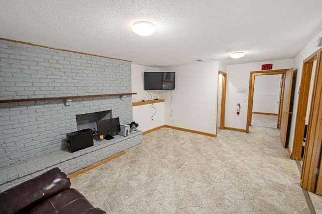 6517 Edgewood Avenue N, Brooklyn Park, MN 55428