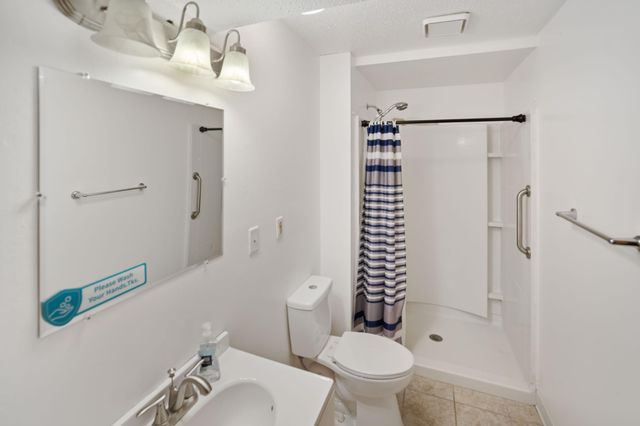 6517 Edgewood Avenue N, Brooklyn Park, MN 55428